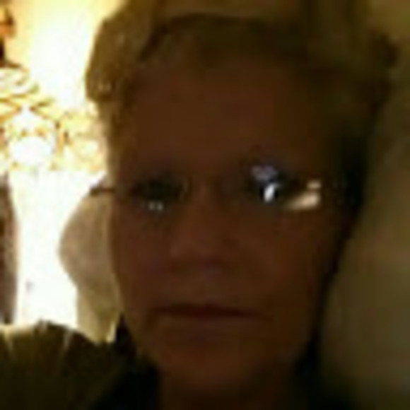 Meet your Posher, Lisa - Picture 1 of 1